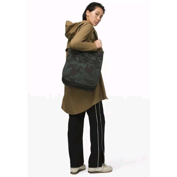 Lululemon Now and Always Tote Bag 15L Black Gray Camo - Picture 1 of 12